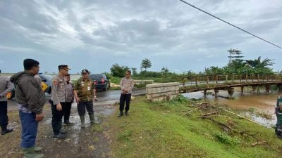 Bentuk Kepedulian Korban Banjir, Polres Jepara Gelar Bansos Di Desa Sowan Kidul