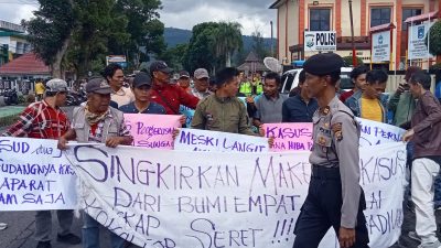 Aksi Damai Lsm Pekat Didepan Kantor Polres Dan Kejari Rejang Lebong ,Ketua LSM Pekat Meminta APH  Usut Tuntas Dugaan Korupsi Di Kabupaten Rejang Lebong.