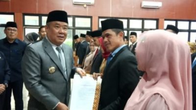 Bupati Lahat Cik Ujang, SH Melantik Pejabat Pimpinan Tinggi Pratama Dan Pejabat Administrasi, Ini Nama - Namanya