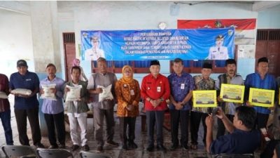 Pj. Bupati Jepara Serahkan Bantuan Beras Paceklik Untuk Nelayan