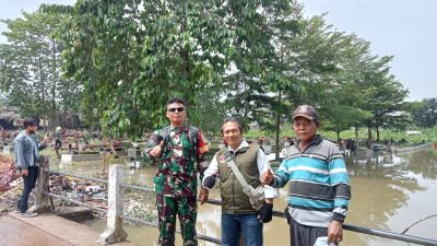 Kurangnya Kesadaran Masyarakat Karena Membuang Sampah Sembarangan Membuat TPU Kebun Bunga Kebanjiran