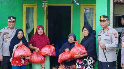 Tingkatkan Kepedulian Kepada Warga Kurang Mampu, Polres Lampung Utara Kembali Bagikan Bantuan Sosial