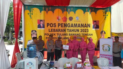 Bhayangkari Cabang Polres Tulang Bawang Barat Berikan Bingkisan Kepada Petugas OKK 2023.