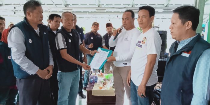 Ansori Sabak Menyerahkan SK DPD RI Anies dan Peresmian Kampung AMIN di Lampung Utara