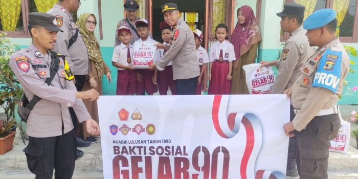 Polres Tulang Bawang Laksanakan Baksos Gelar 90, AKBP Jibrael: Ratusan Paket Dibagikan Secara Gratis