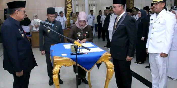 Pemkab Lampung Utara melantik 126 pejabat di akhir tahun 2023 di gedung aula tapis Lu